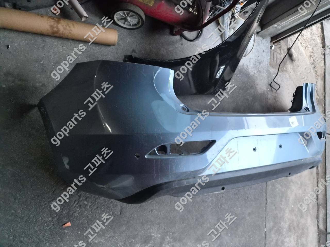 볼보 V40 후범퍼 상세사진 3