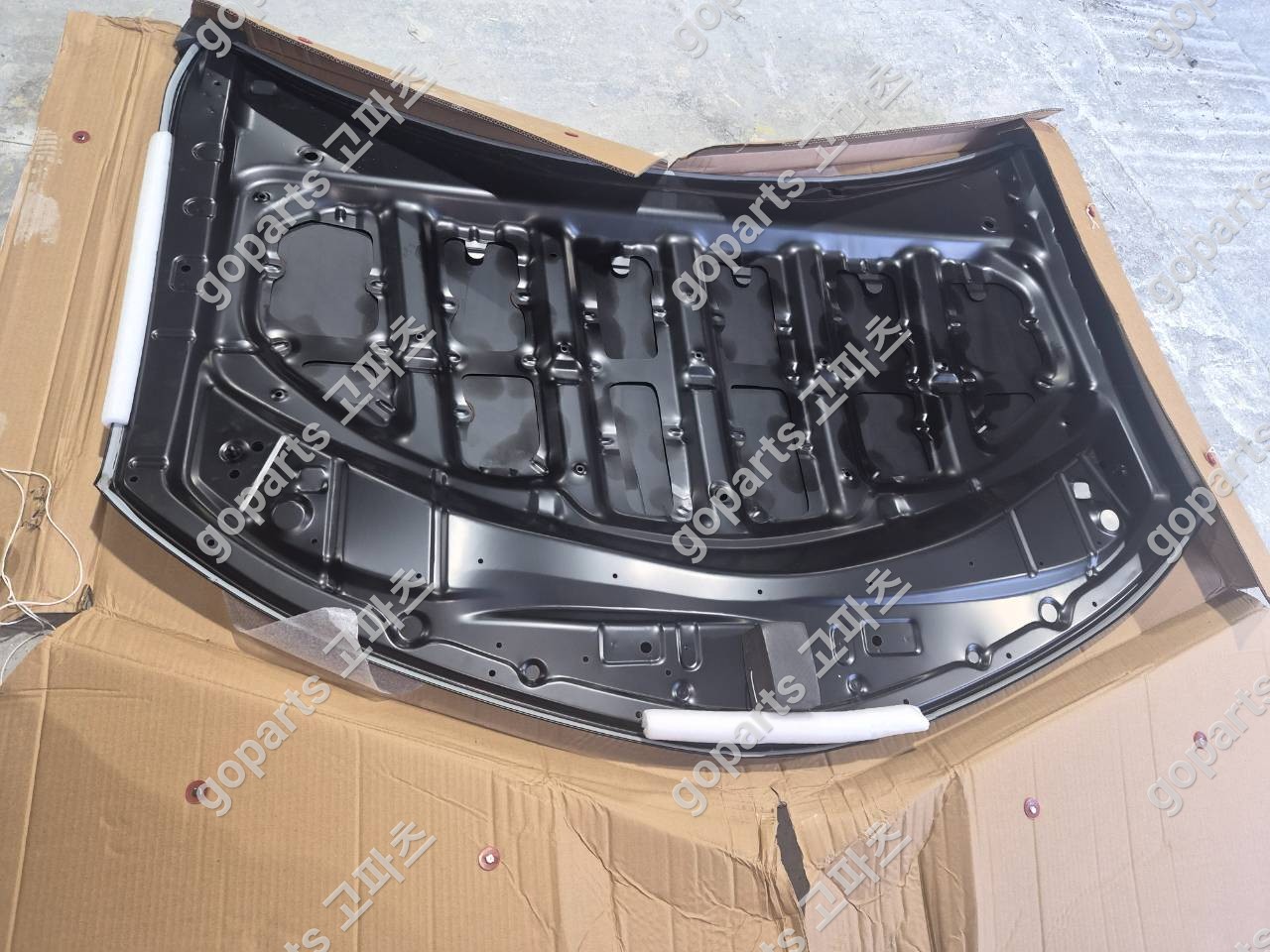 도요타 캠리 7세대 에프터신품 본넷 상세사진 2