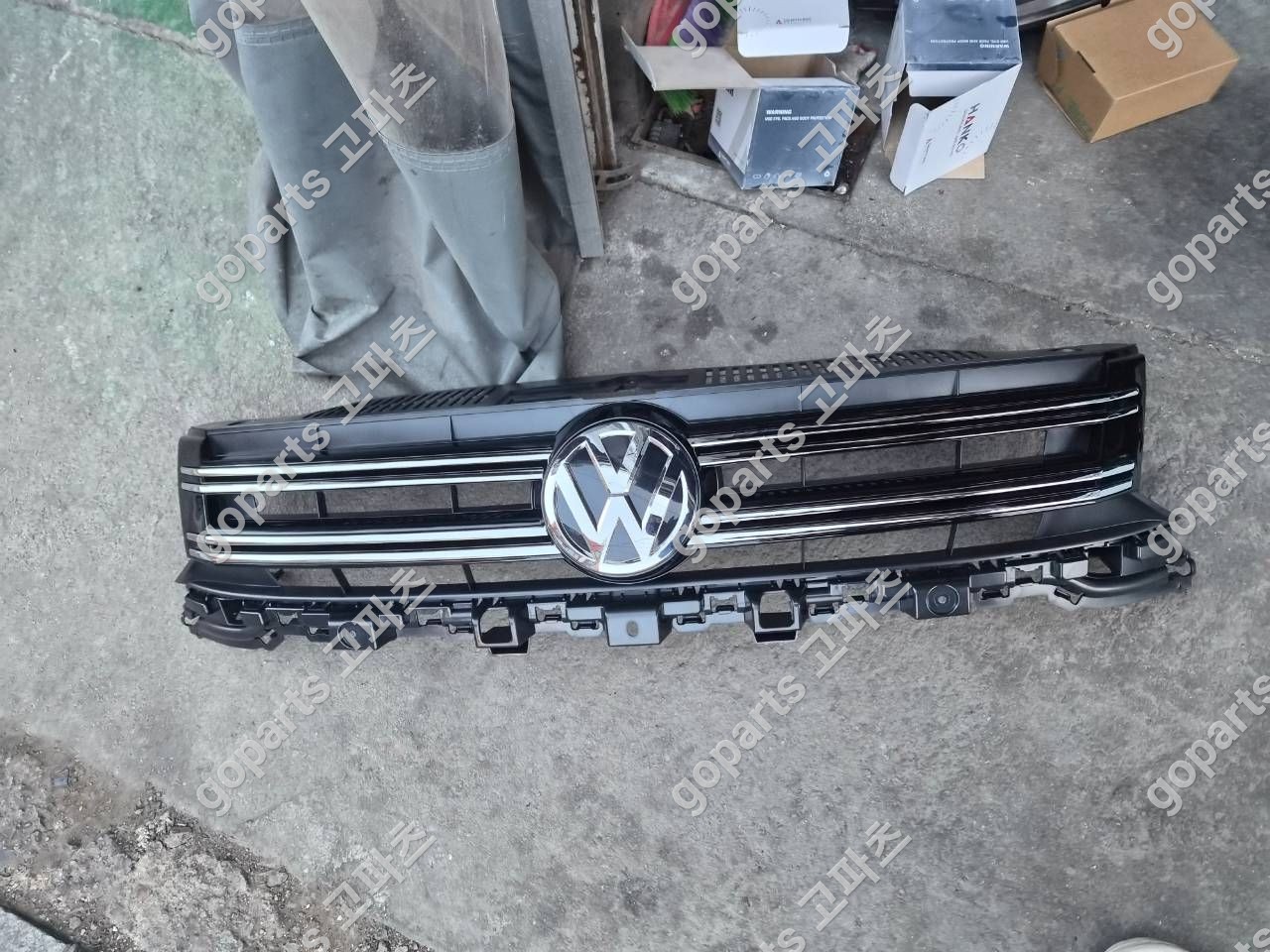 폭스바겐 티구안 5N 전면그릴 교체 후기: 완벽 수리를 위한 선택