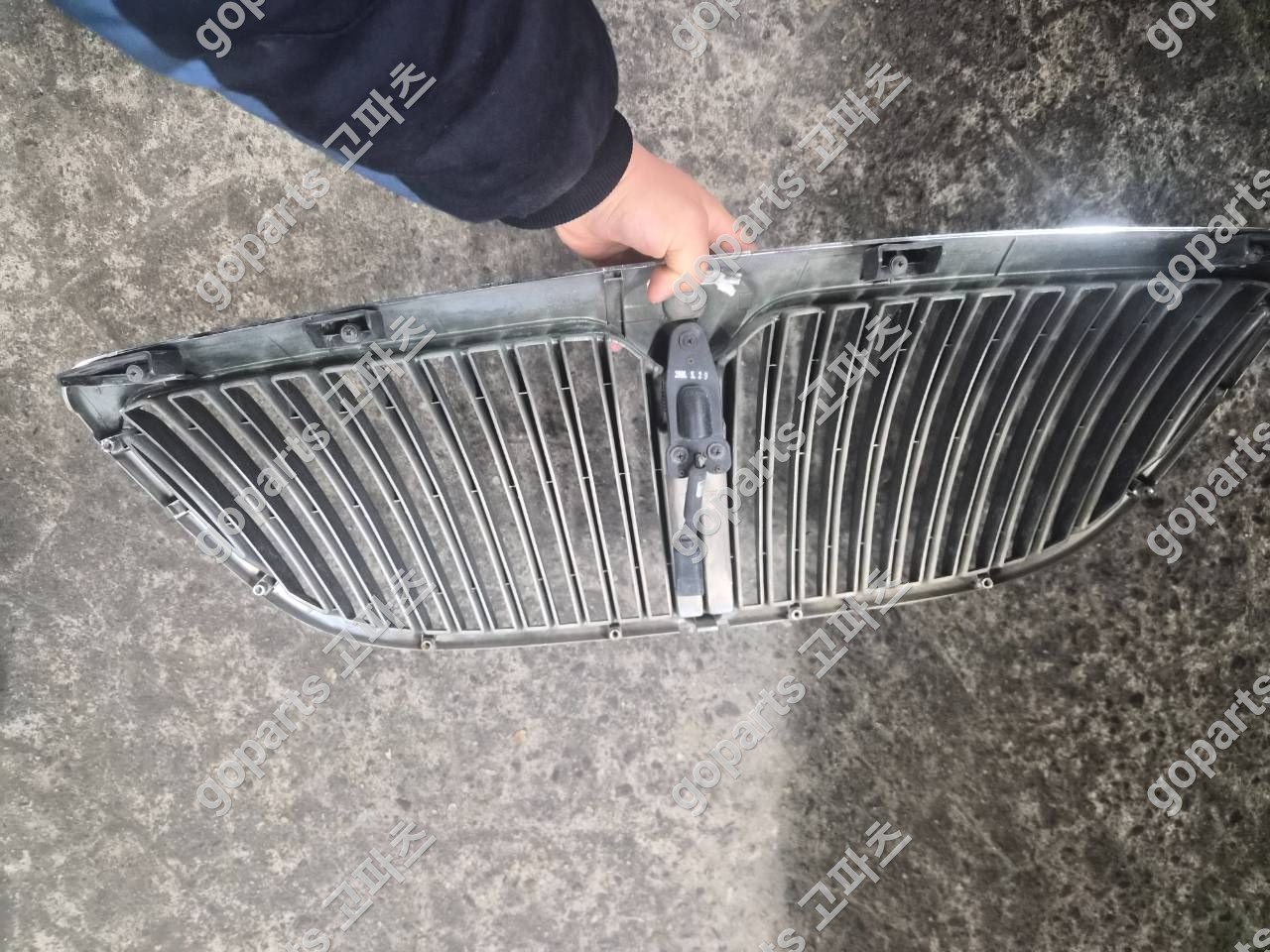 기아 오피러스 중반기 전면그릴 (카메라 타입) 상세사진 2