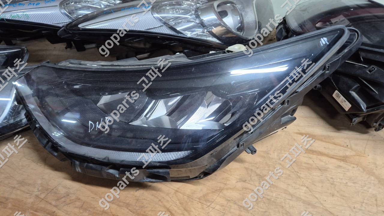 현대 쏘나타 DN8 운전석 헤드라이트 상세사진 5