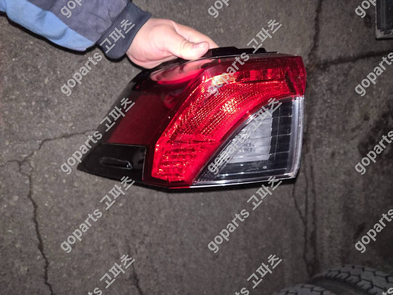 도요타 RAV4 후미등 운전석 교체 수리 후기: 4세대 전반기 모델 완벽 지원