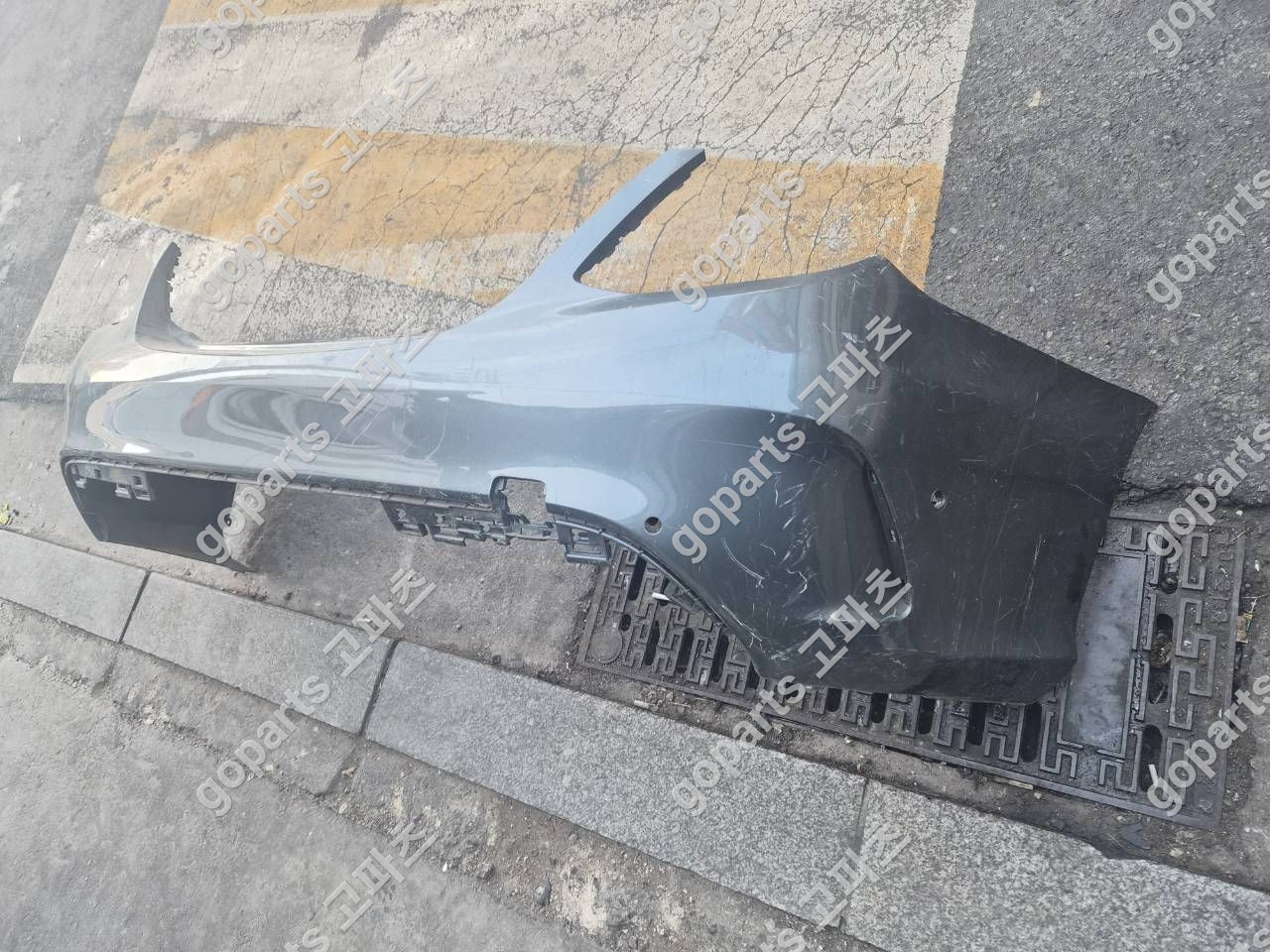 벤츠 C클래스 W205 AMG라인 후범퍼 상세사진 2