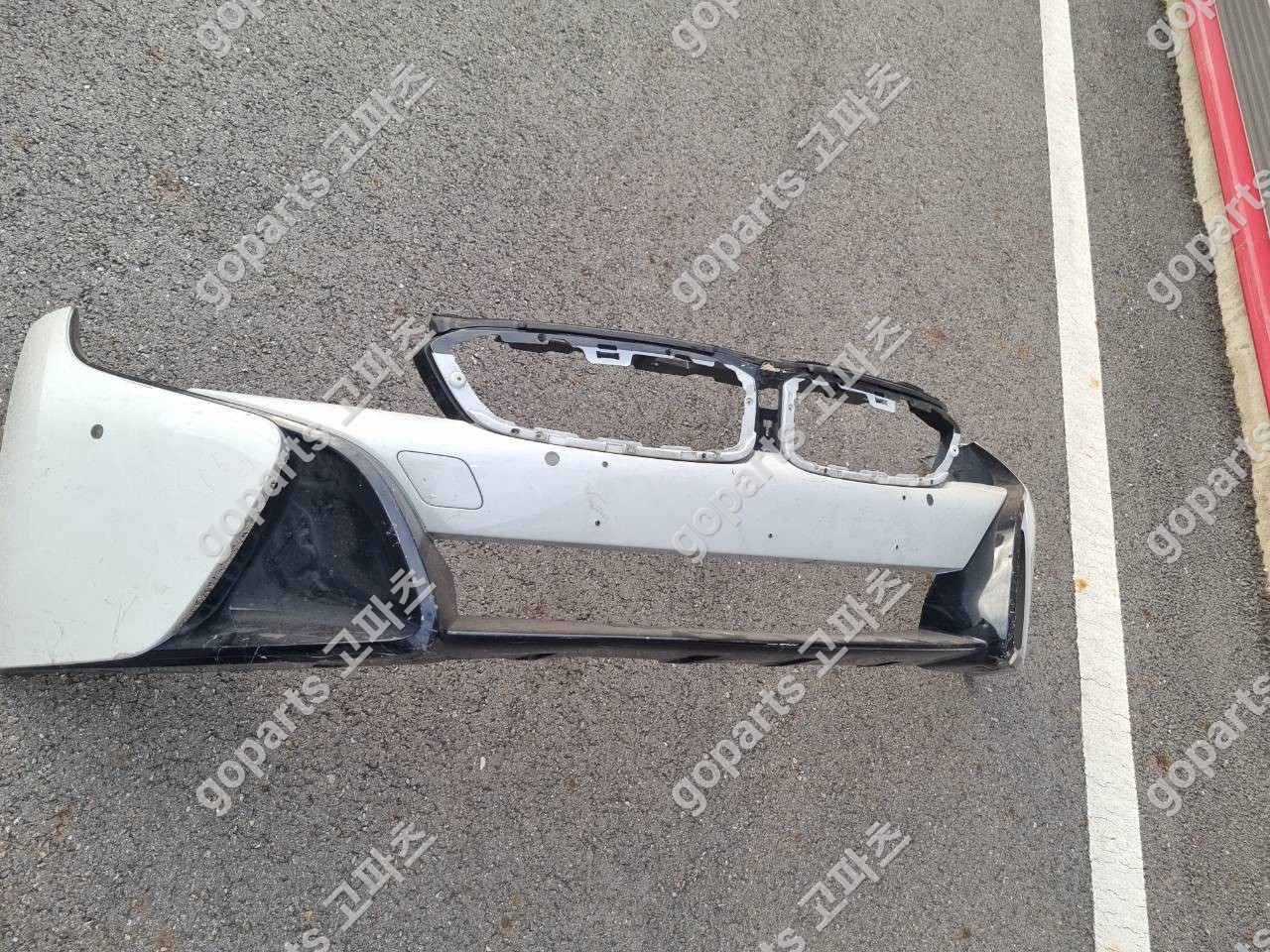 BMW i8 전범퍼 중고 교체 수리 납품 후기: 고질병과 관리 팁