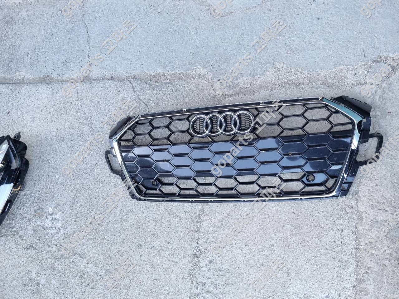 아우디 A5 8w6 후기형 전면그릴 상세사진 2