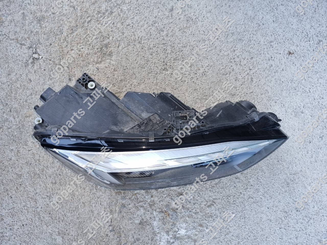 아우디 A5 8W6 조수석 헤드라이트 8W6941040 상세사진 5