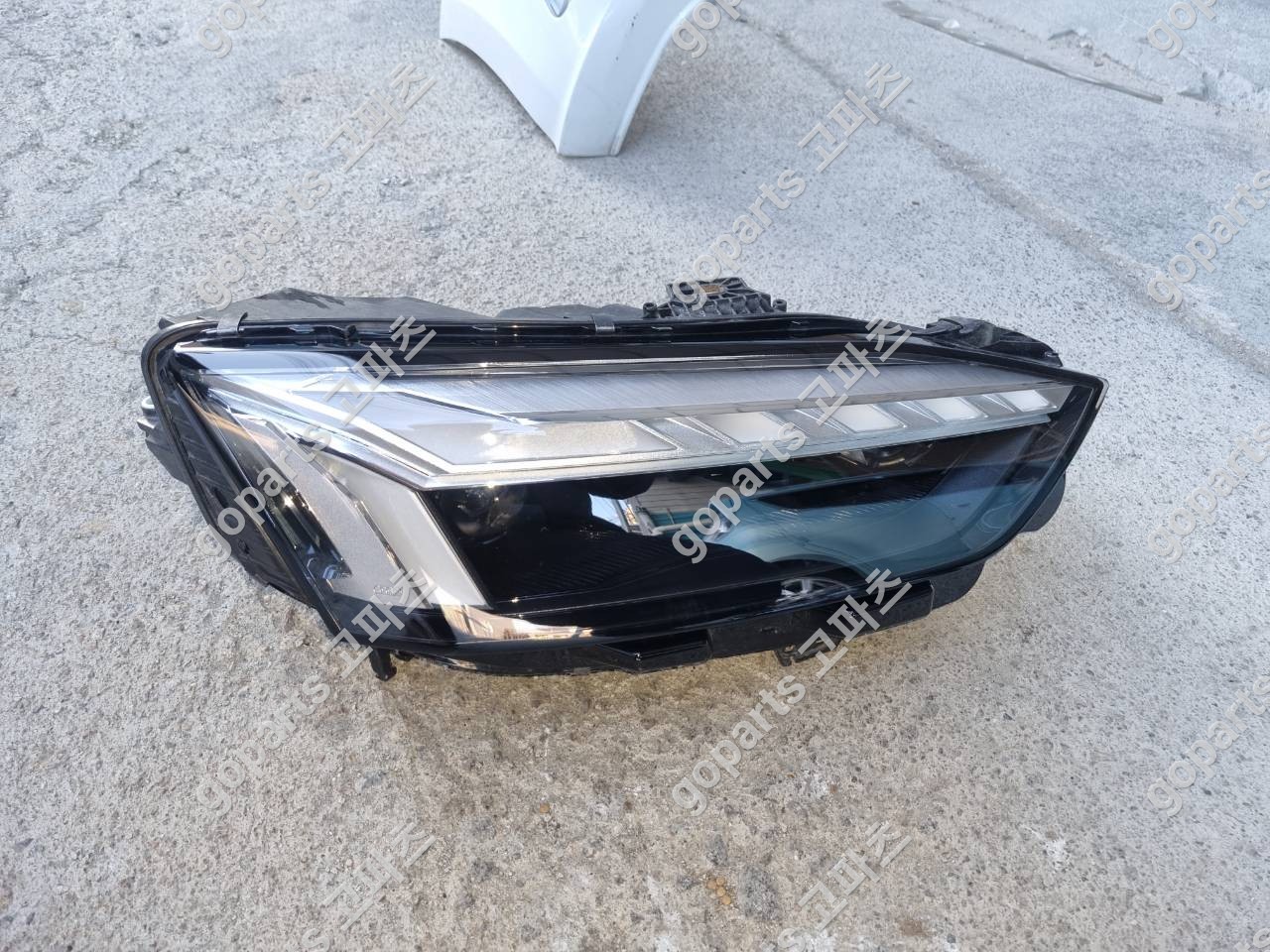 아우디 A5 8W6 조수석 헤드라이트 중고 교체 후기: 완벽 수리를 위한 선택