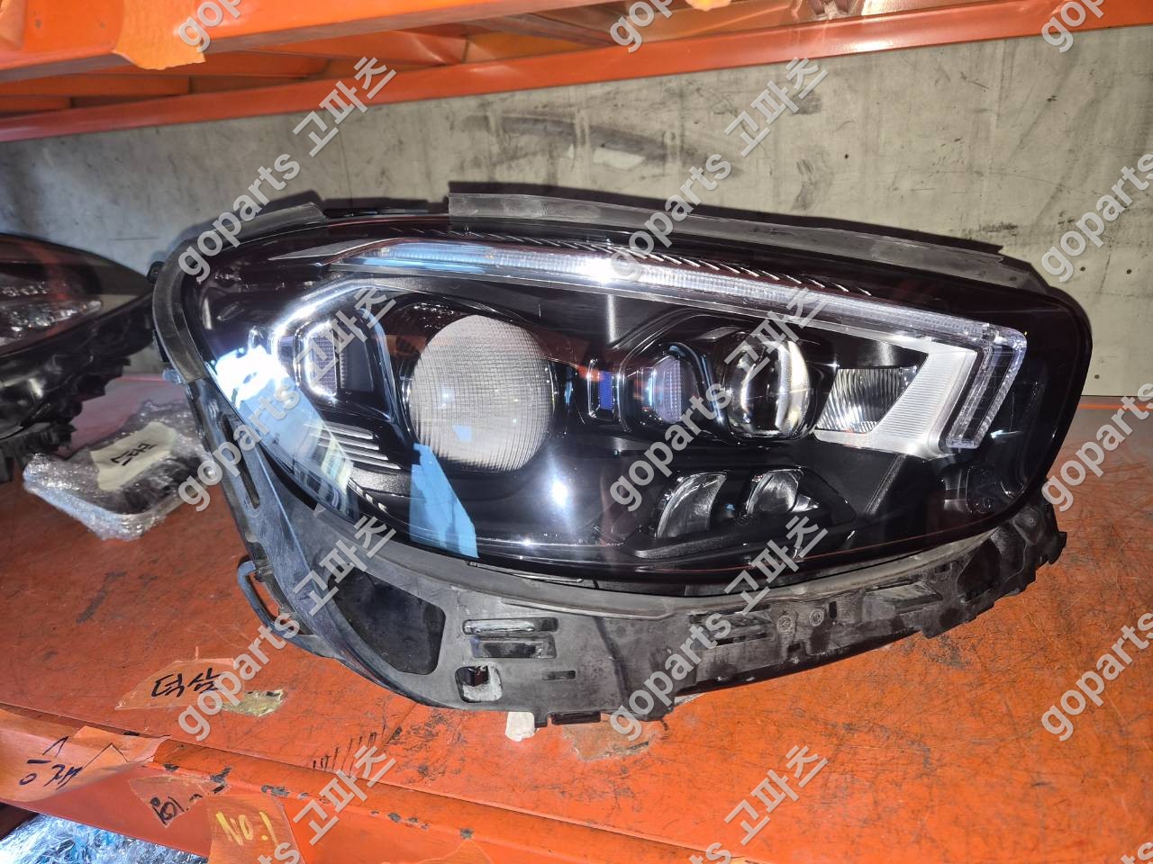 벤츠 W213 E클래스 조수석 멀티빔 헤드라이트 중고 교체 후기 – 고파츠 납품