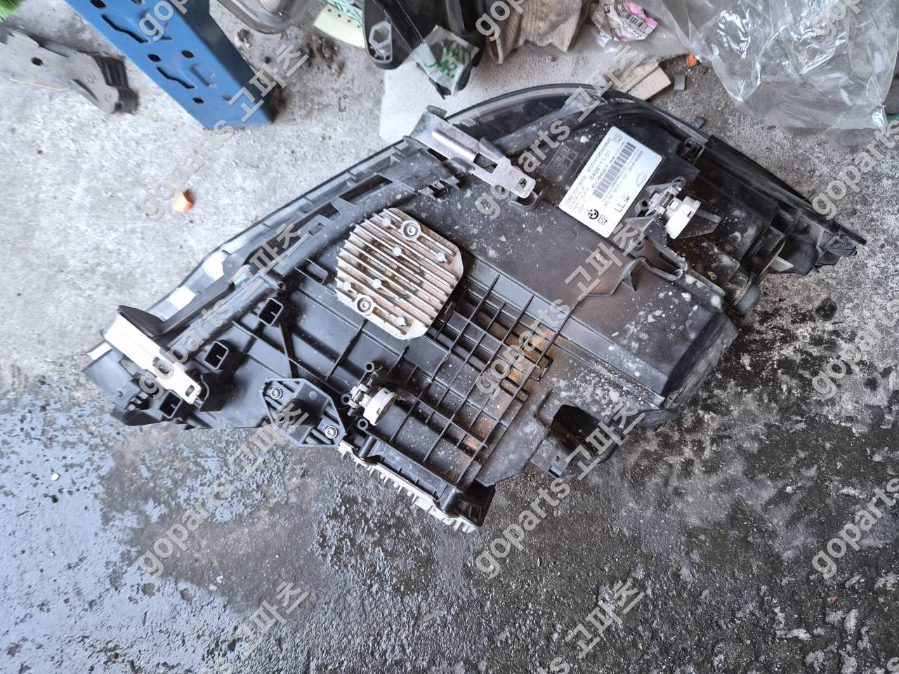 BMW 5시리즈 G30 운전석 헤드라이트 8499111-01 상세사진 3