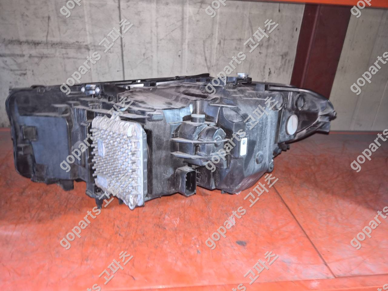 BMW G30 5시리즈 조수석 헤드라이트 7214952-03 상세사진 4
