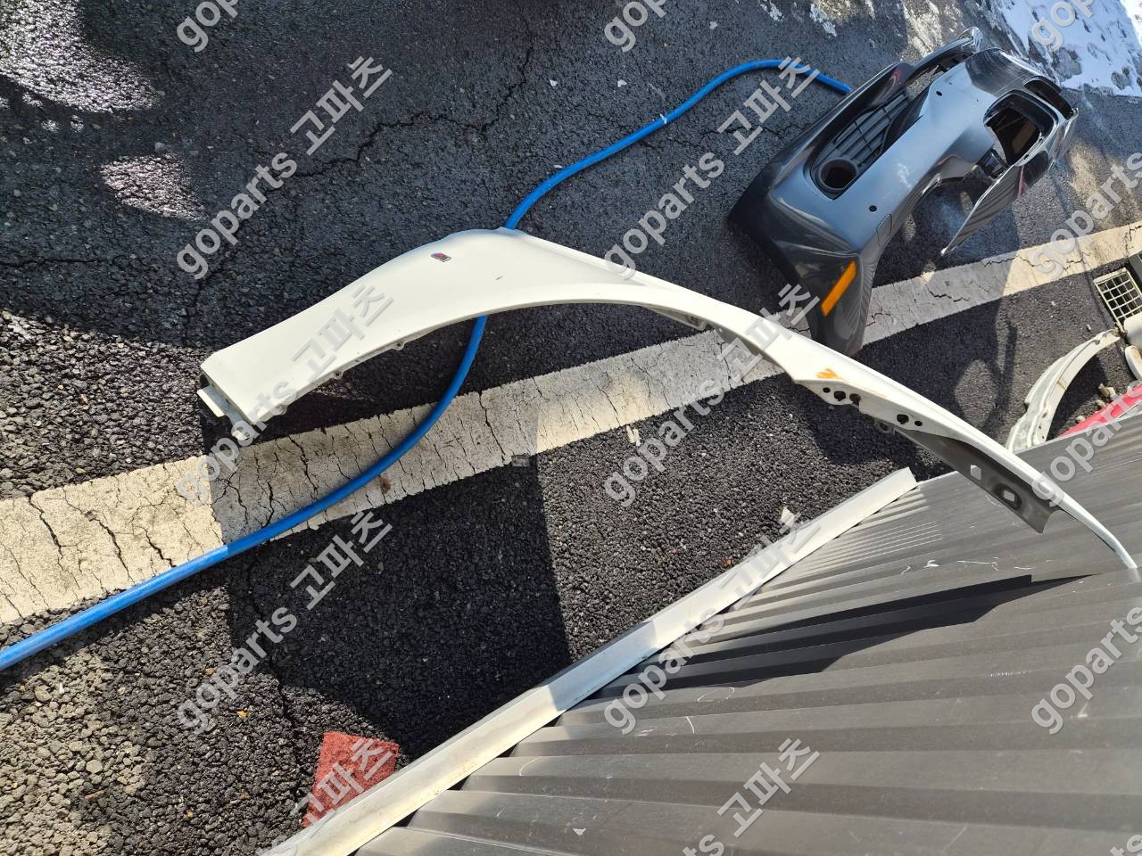 BMW F30 3시리즈 조수석 전휀더 상세사진 3