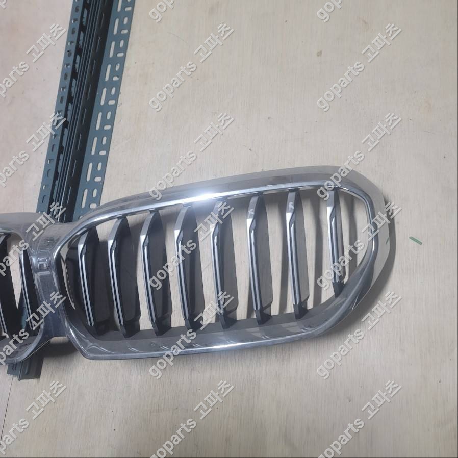 BMW 5시리즈 G30 후기형 그릴 상세사진 2