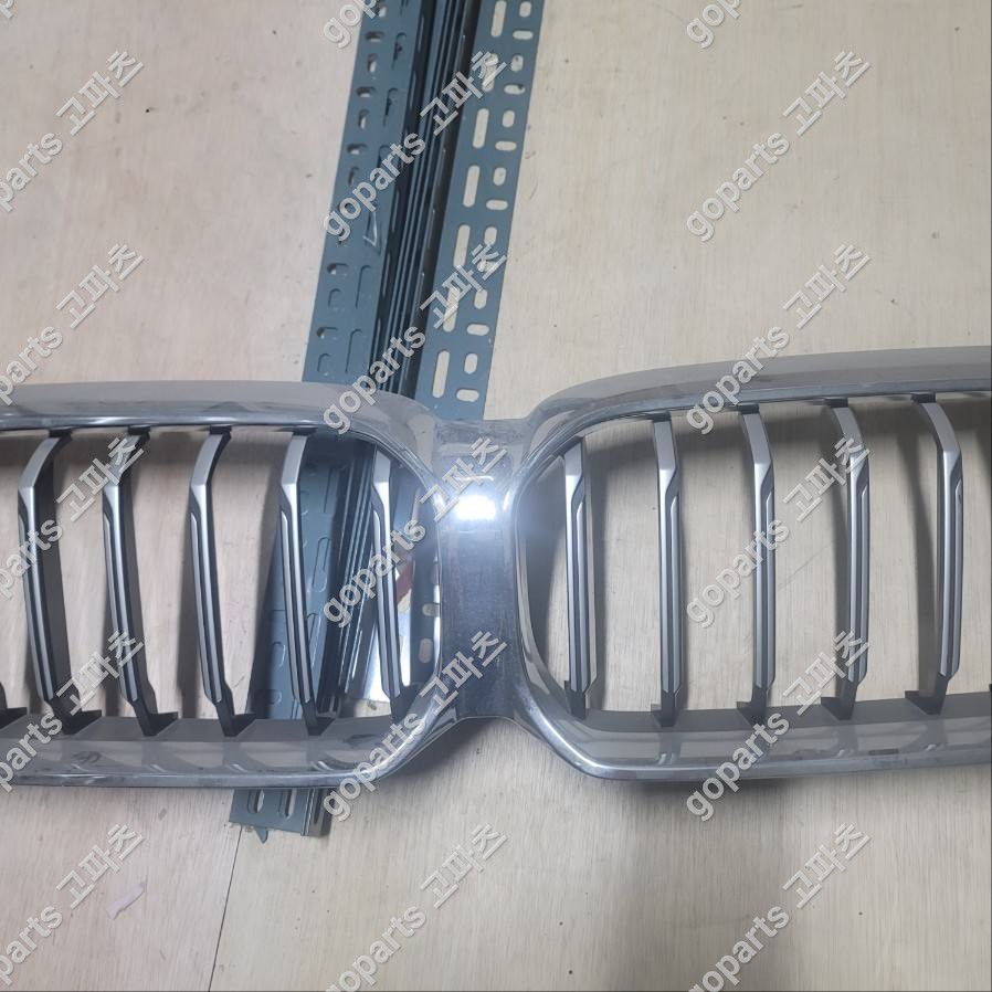 BMW 5시리즈 G30 후기형 그릴 교체 납품 후기 – 완벽한 수리를 위한 선택