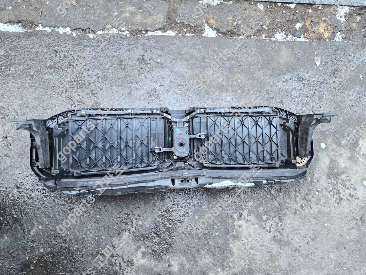 BMW G30 5시리즈 라디에이터그릴베이스 에어덕트모터 에어플랩판넬 상세사진 3