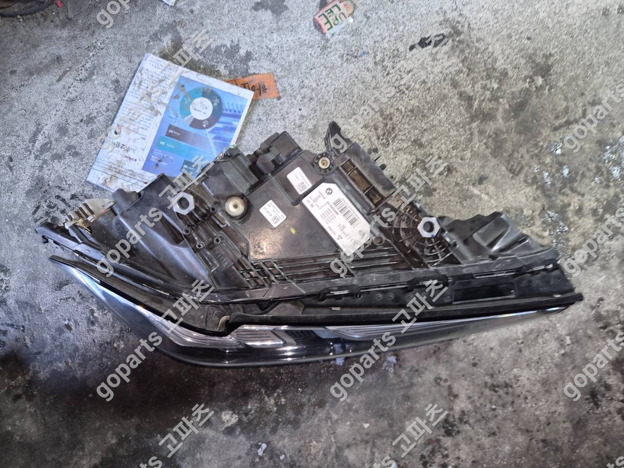 BMW 5시리즈 G30 조수석 LED 헤드라이트 상세사진 2