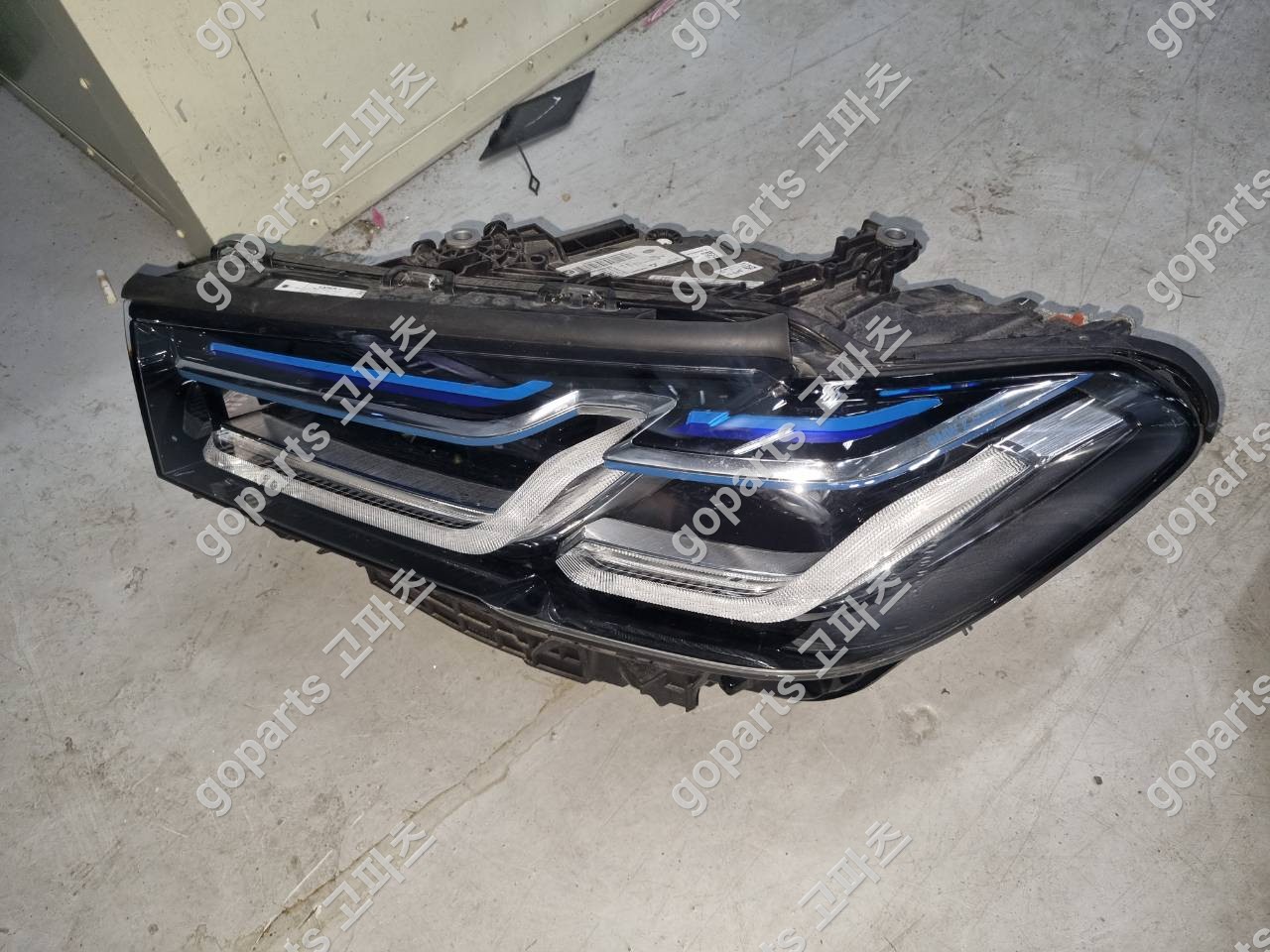 BMW 5시리즈 G30 운전석 레이저 헤드라이트 5a388d5-03/04 상세사진 4