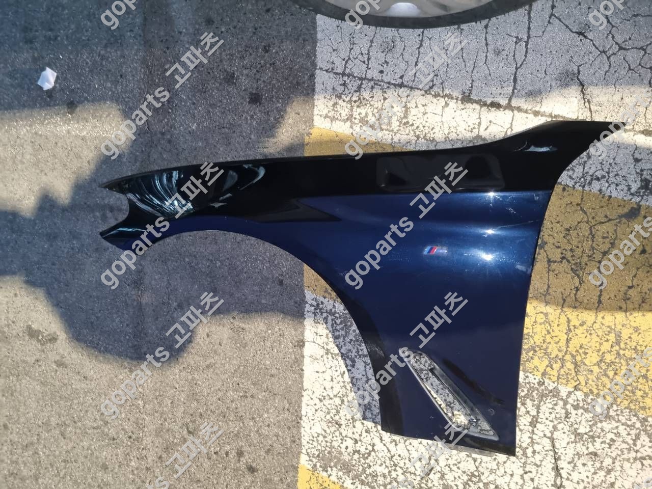 BMW G30 5시리즈 운전석 전휀더 상세사진 2