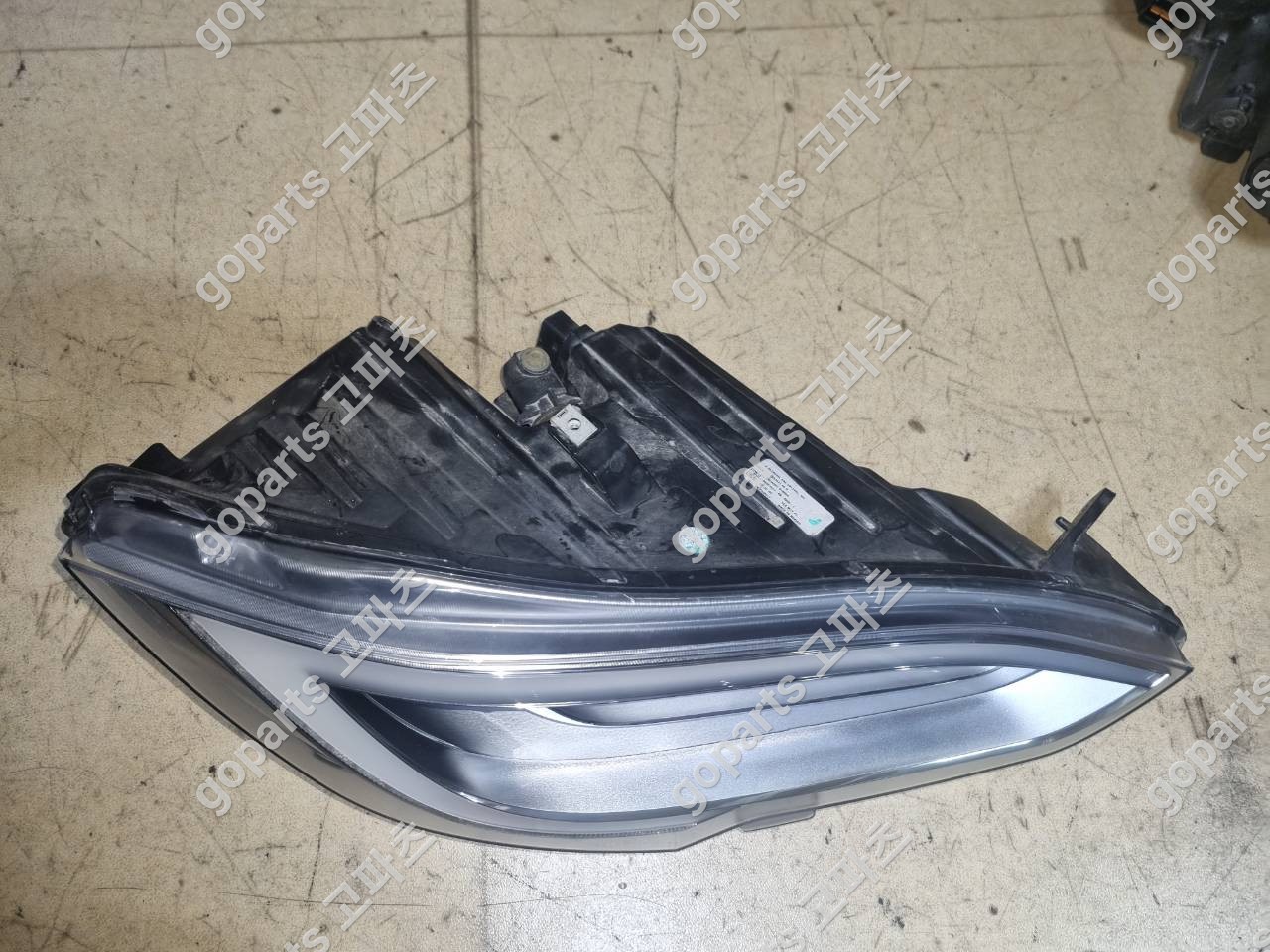 테슬라 모델 S 조수석 헤드라이트 1053571-00-d 상세사진 3