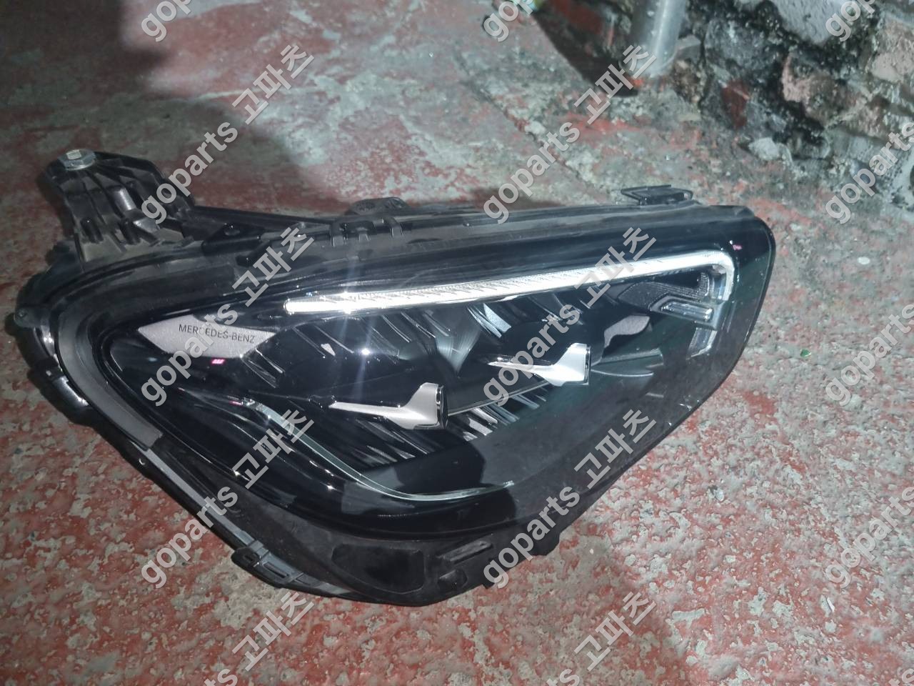 벤츠 W213 E클래스 조수석 헤드라이트 A2139067609 상세사진 3