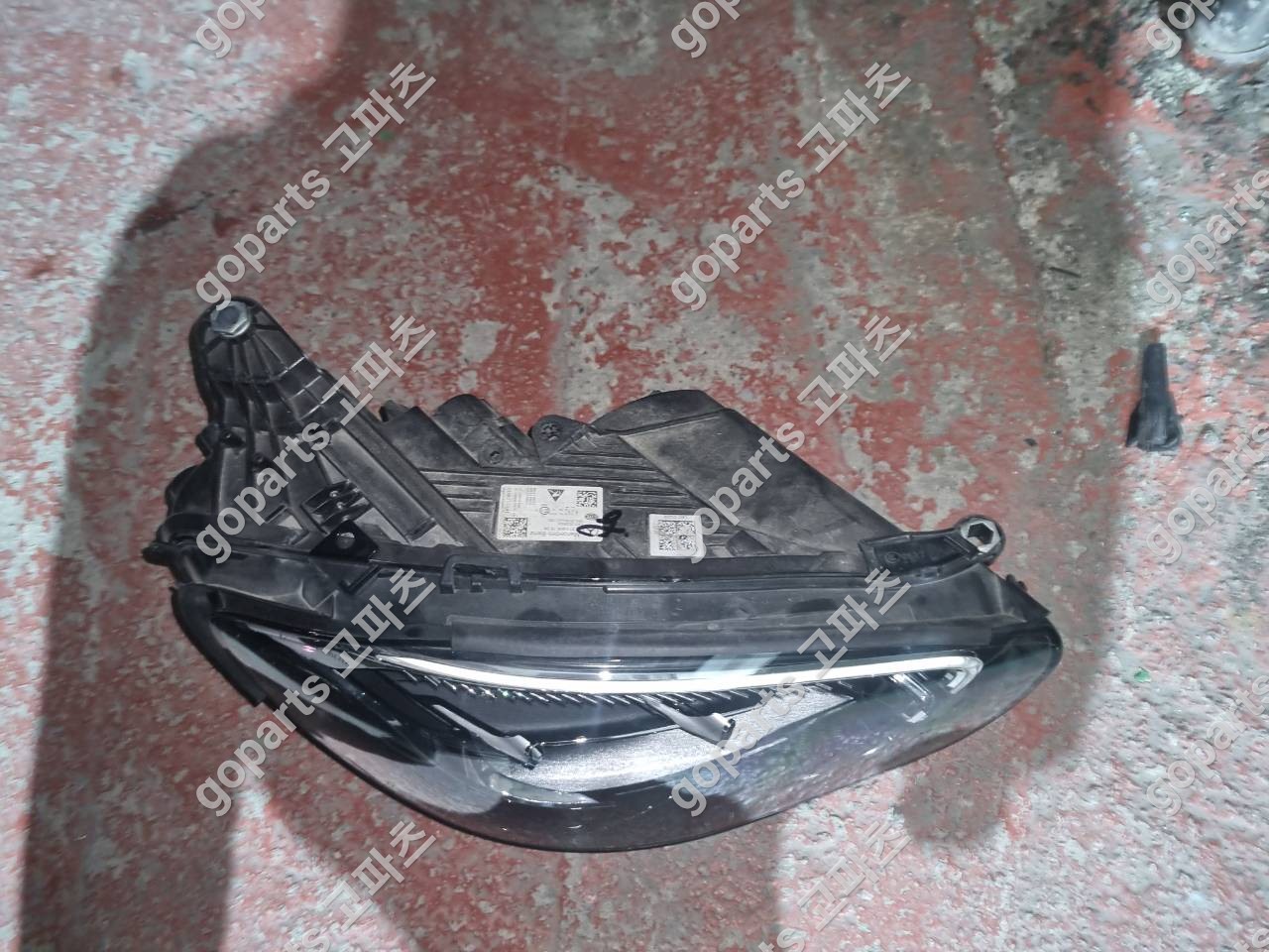 벤츠 W213 E클래스 조수석 헤드라이트 A2139067609 상세사진 4