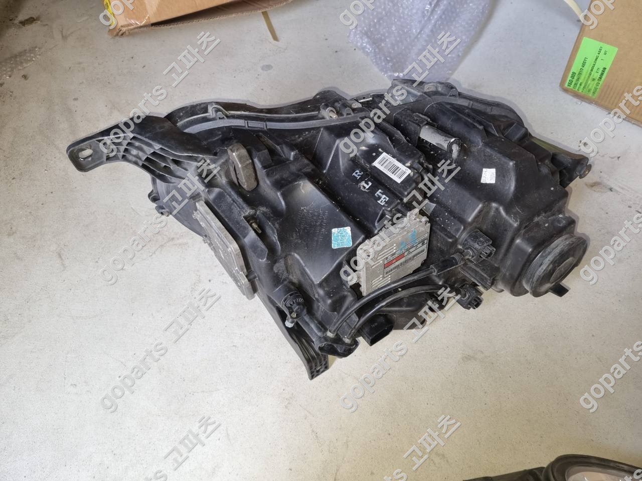 벤틀리 플라잉스퍼 2세대 운전석 헤드라이트 사진 5