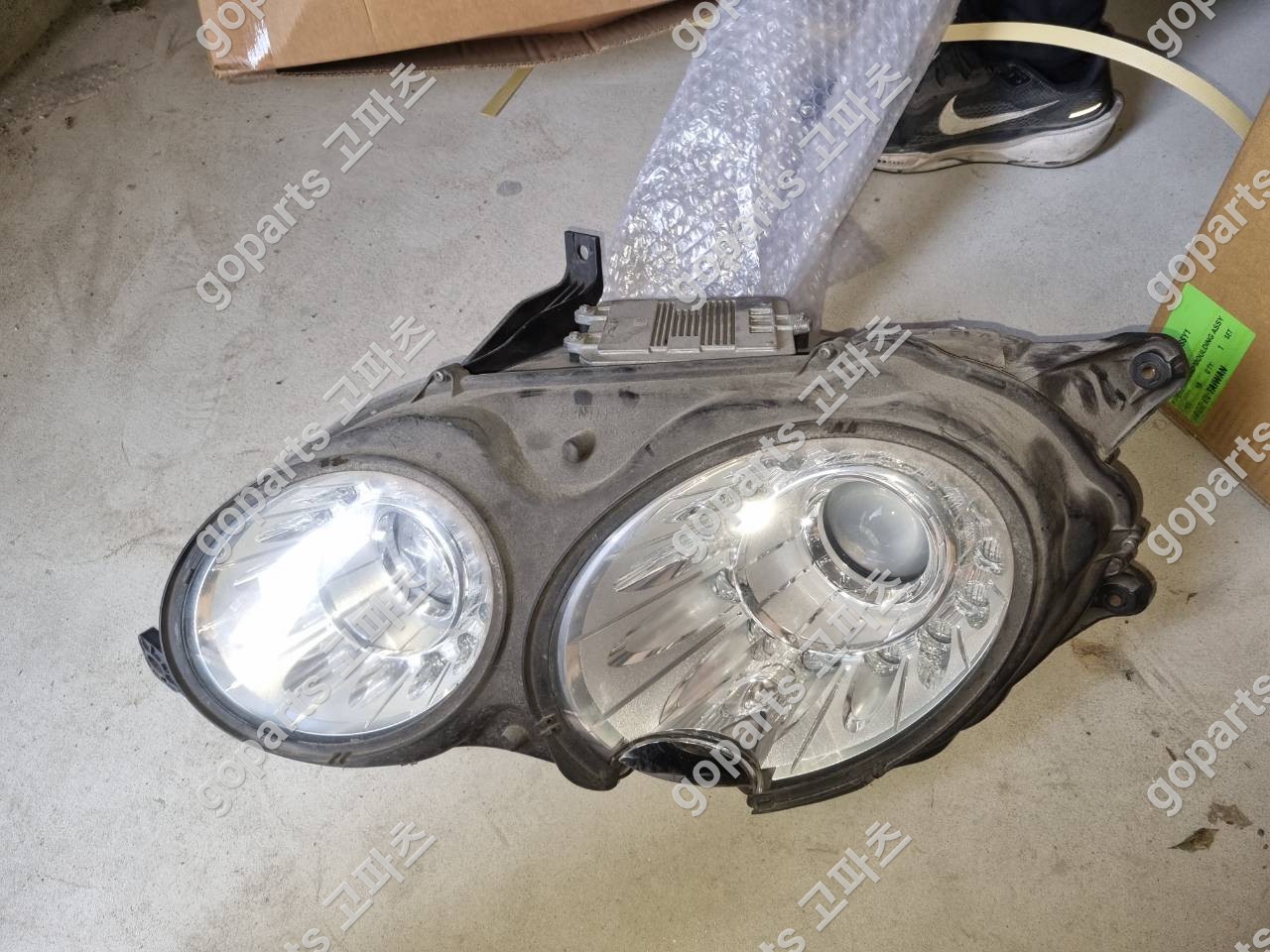 벤틀리 플라잉스퍼 2세대 운전석 헤드라이트 사진 3