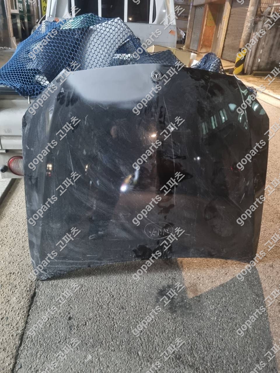 벤츠 C클래스 W205 본넷 교체 후기: 완벽 수리를 위한 고파츠 납품 사례