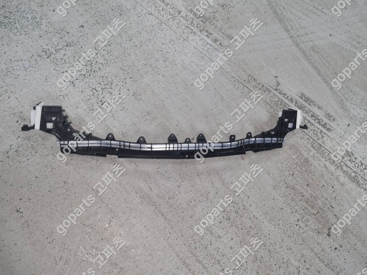 벤츠 W205 C클래스 라디에이터 상단 어퍼 상판넬 지지 쫄대, 콘솔 타이바 브라켓 상세사진 2