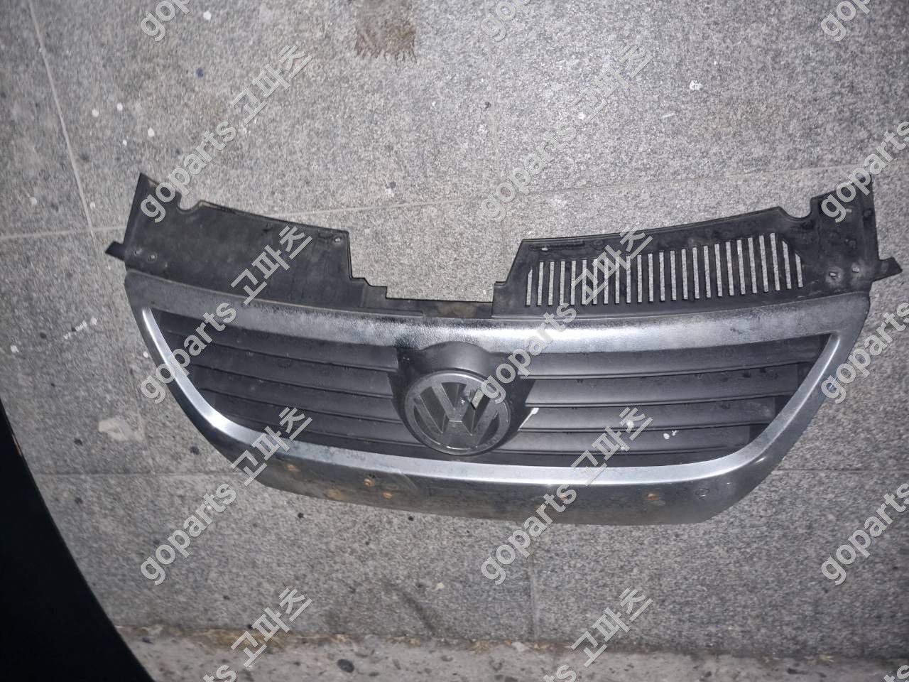 폭스바겐 파사트 6세대 전면그릴 상세사진 2