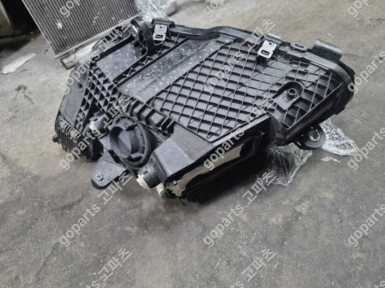 벤츠 C클래스 W205 조수석 헤드라이트 A2059068005KZ 상세사진 4