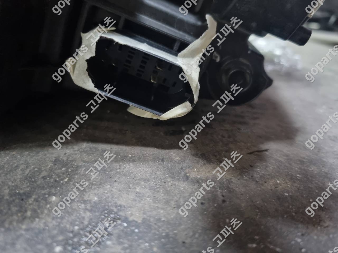 벤츠 C클래스 W205 조수석 헤드라이트 A2059068005KZ 상세사진 3