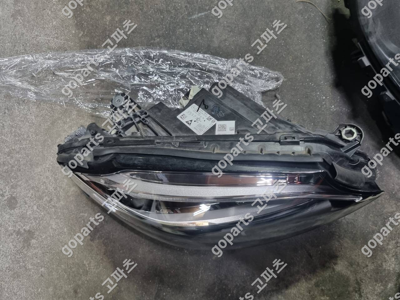 벤츠 C클래스 W205 조수석 헤드라이트 A2059068005KZ 상세사진 5