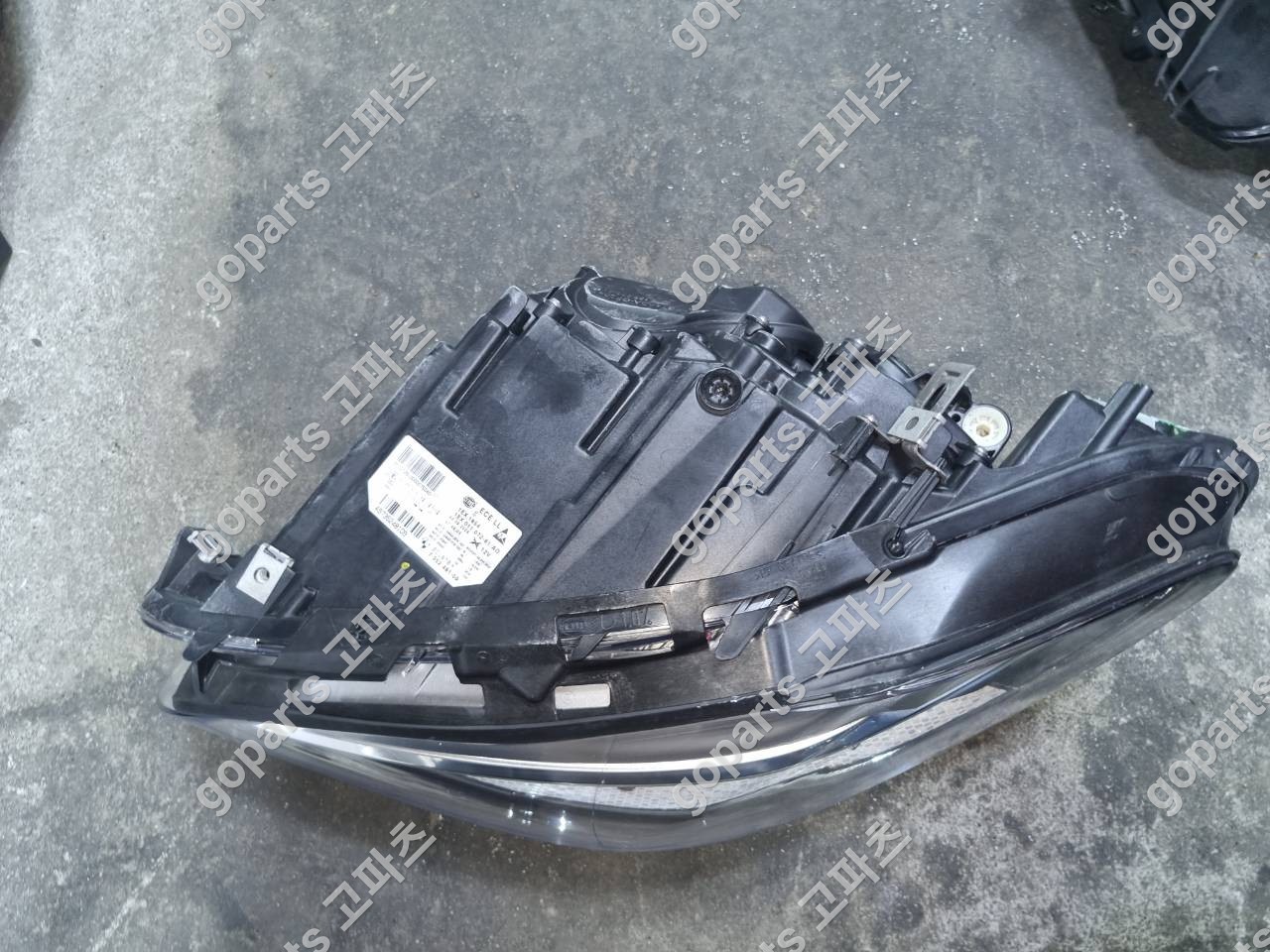 BMW F10 5시리즈 운전석 어뎁티브 LED 헤드라이트 7352481-08/09 상세사진 4