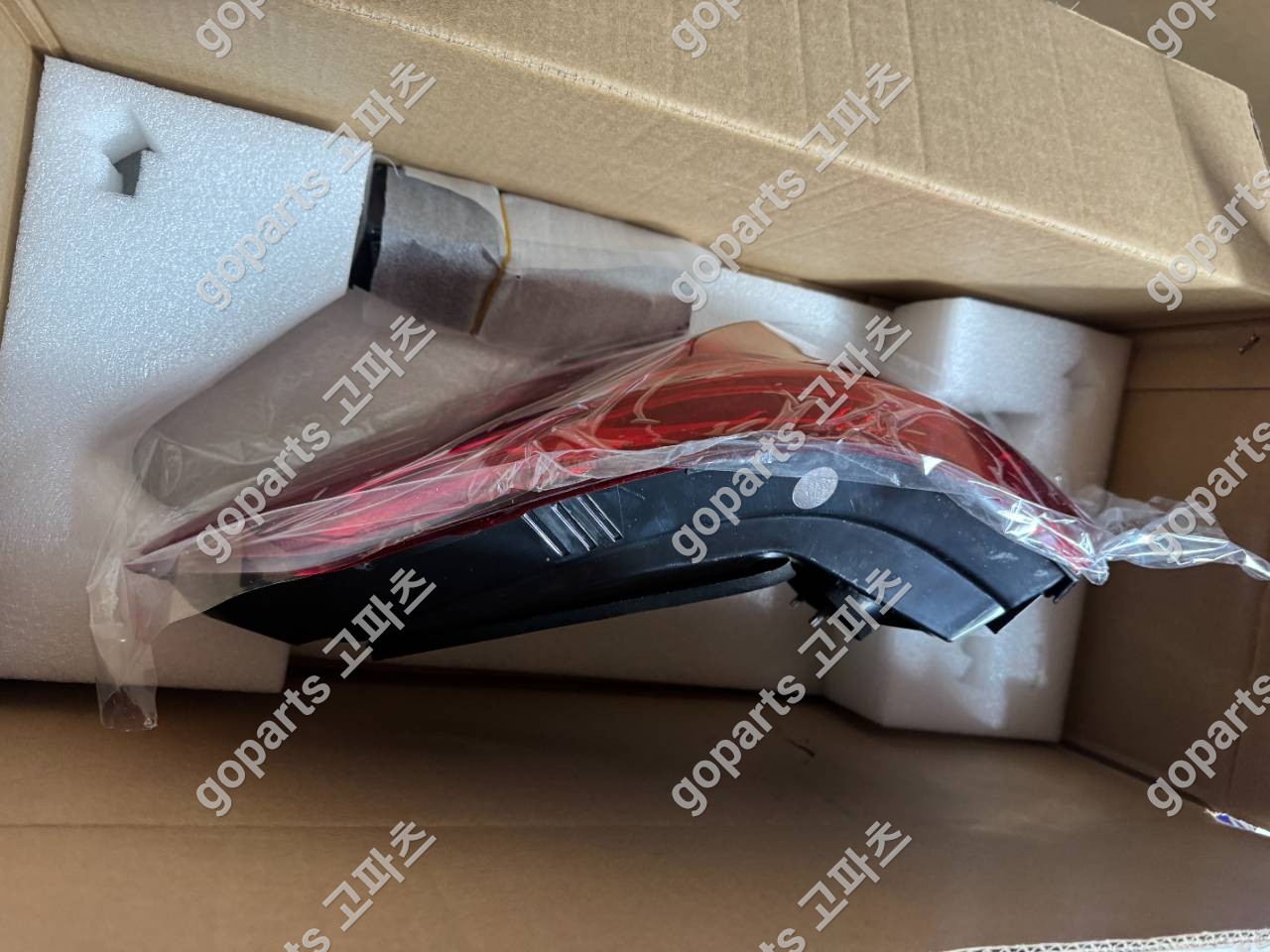 벤츠 W212 E클래스 후기형 조수석 후미등 에프터신품 상세사진 3