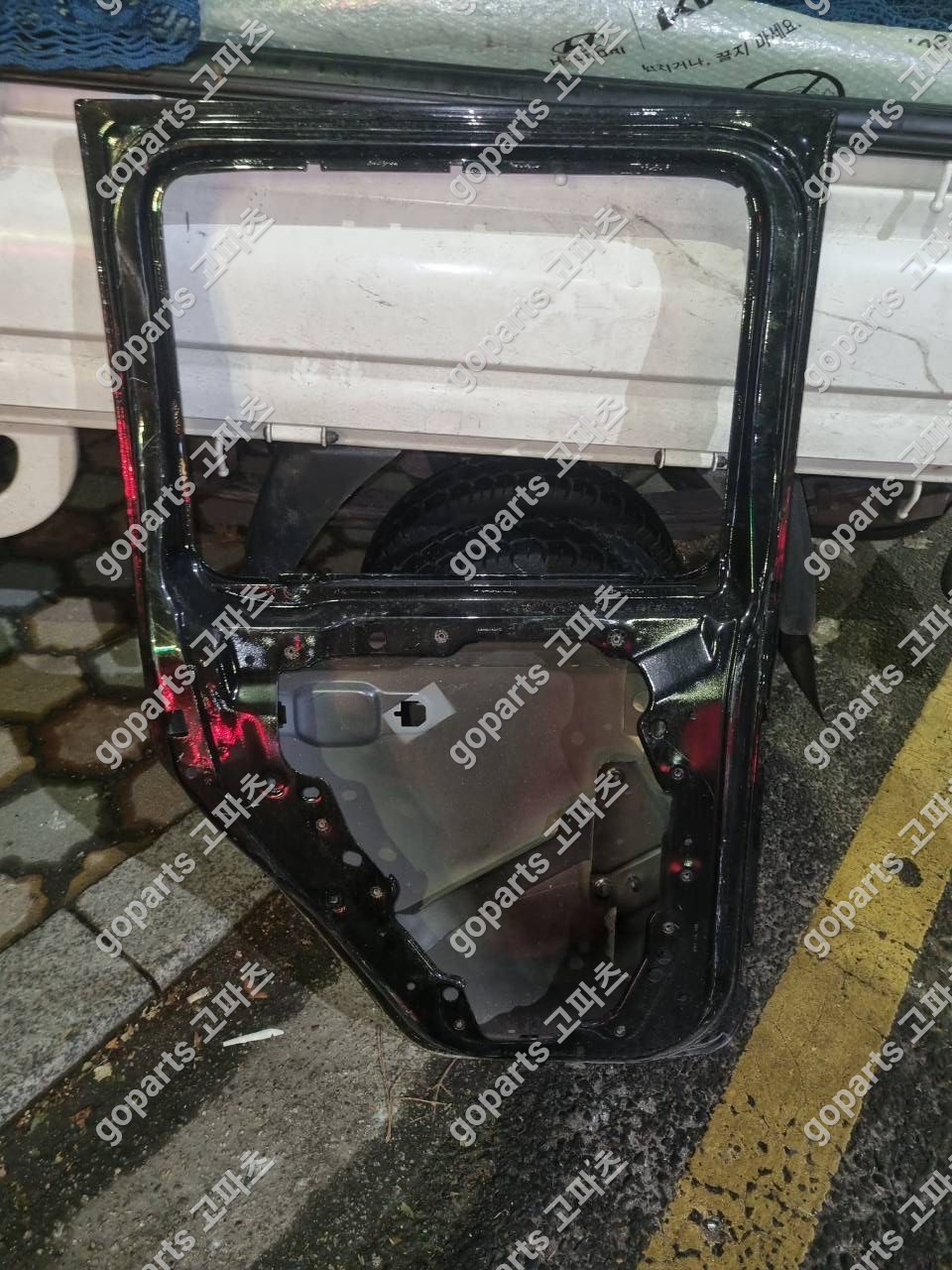 지프 랭글러 루비콘 JL 4세대 운전석 뒷문짝 상세사진 2