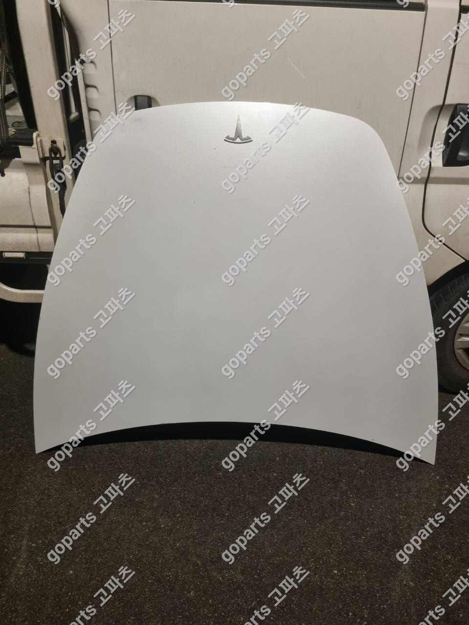 테슬라 모델3 하이랜드 본넷 교체: 2024년식 사고 수리 완벽 지원