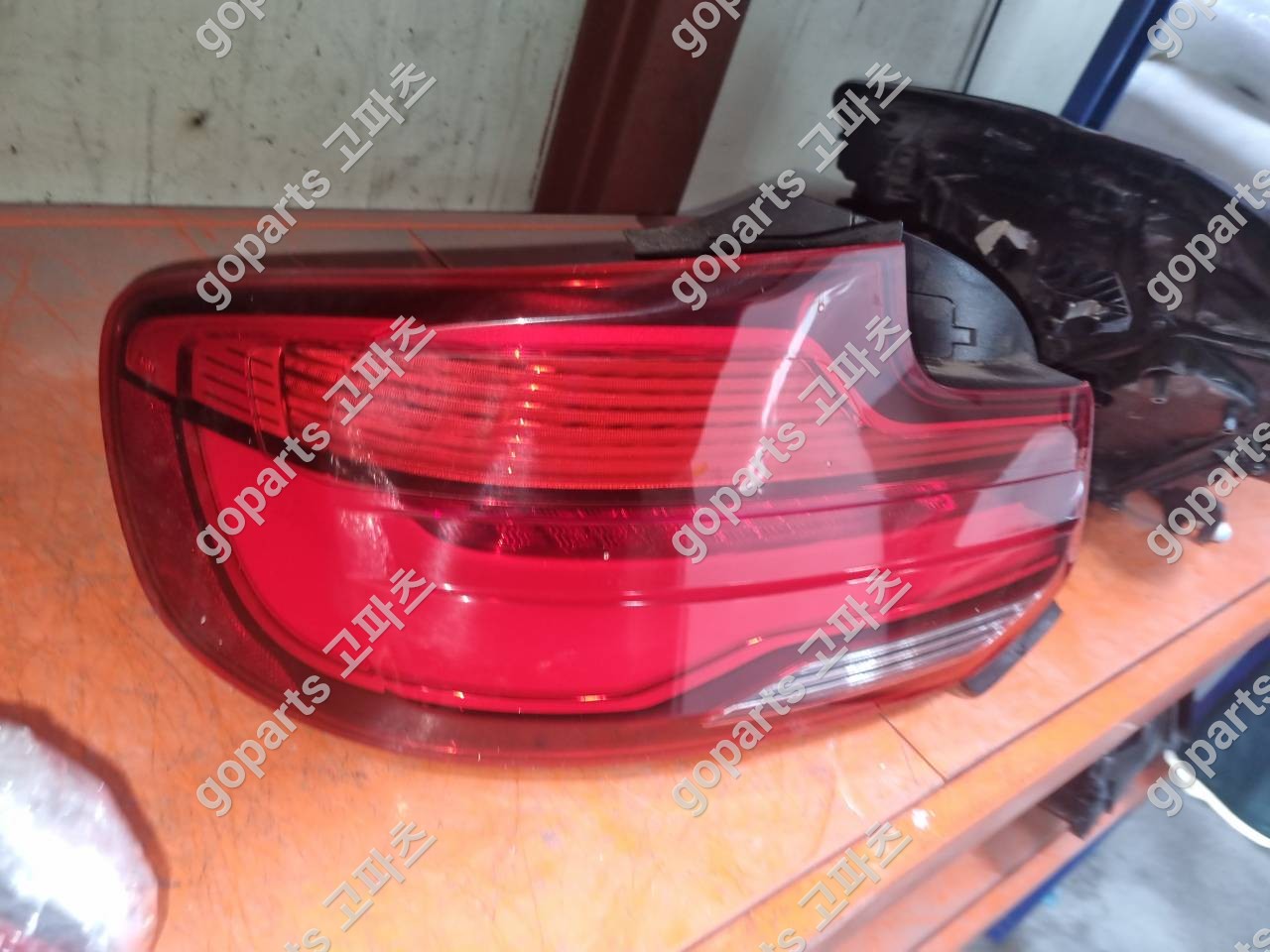 BMW M2 F87 F22 운전석 후미등 7420991 상세사진 3