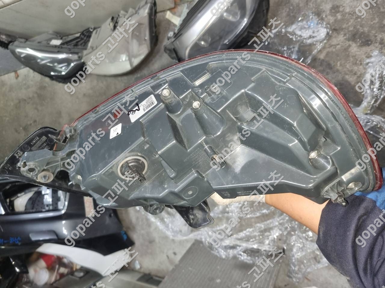 BMW M2 F87 F22 조수석 후미등 7420992 상세사진 4