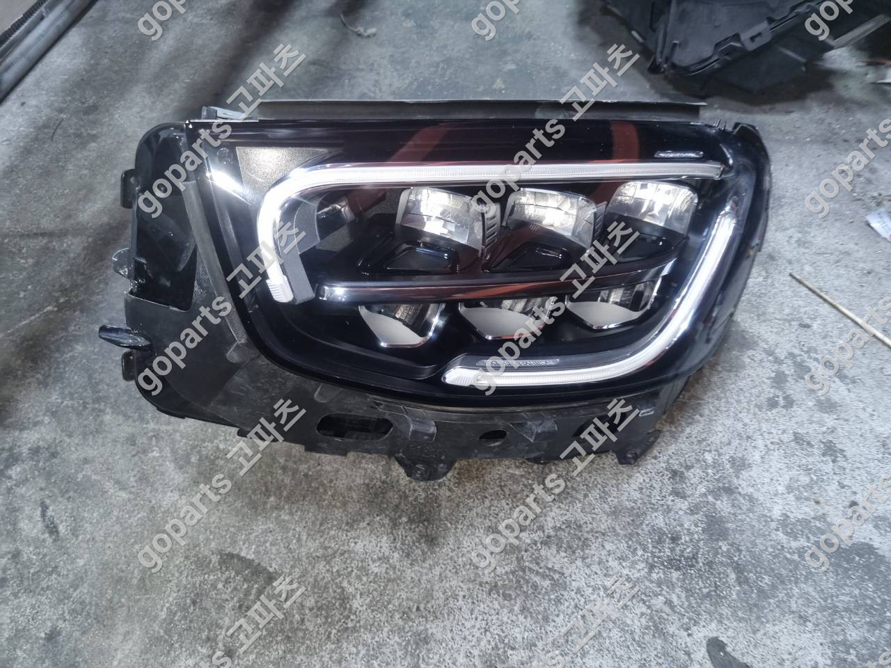 벤츠 GLC W253 X253 헤드라이트 교체 후기: 꼼꼼한 부품 전문가의 선택