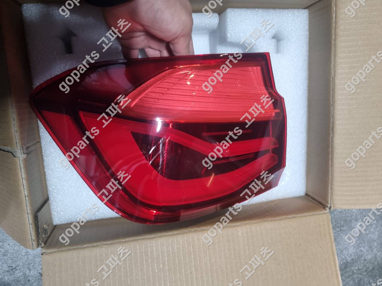 BMW F30 3시리즈 운전석 테일라이트 중고 상세사진 2