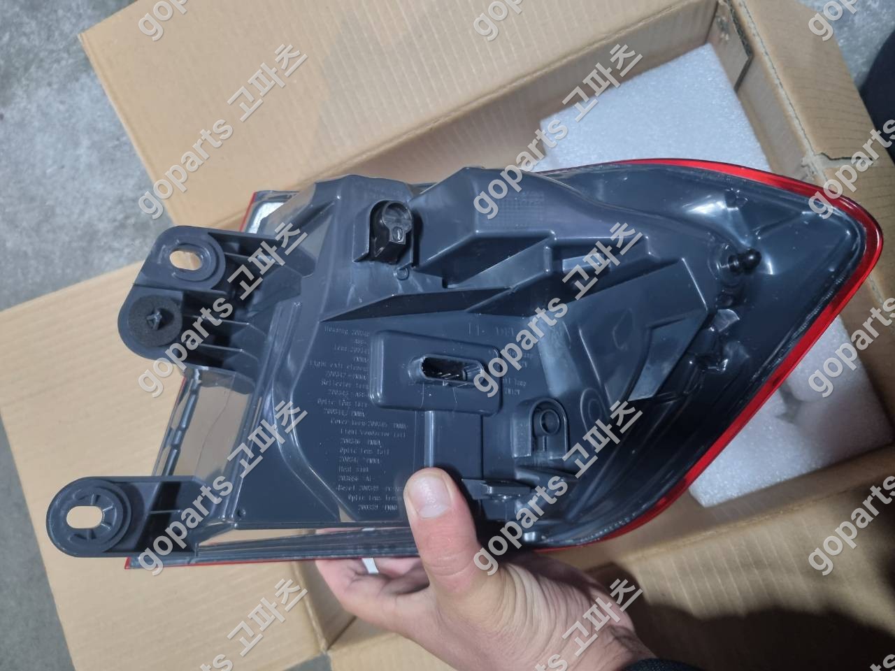 BMW F30 3시리즈 운전석 테일라이트 중고 상세사진 3