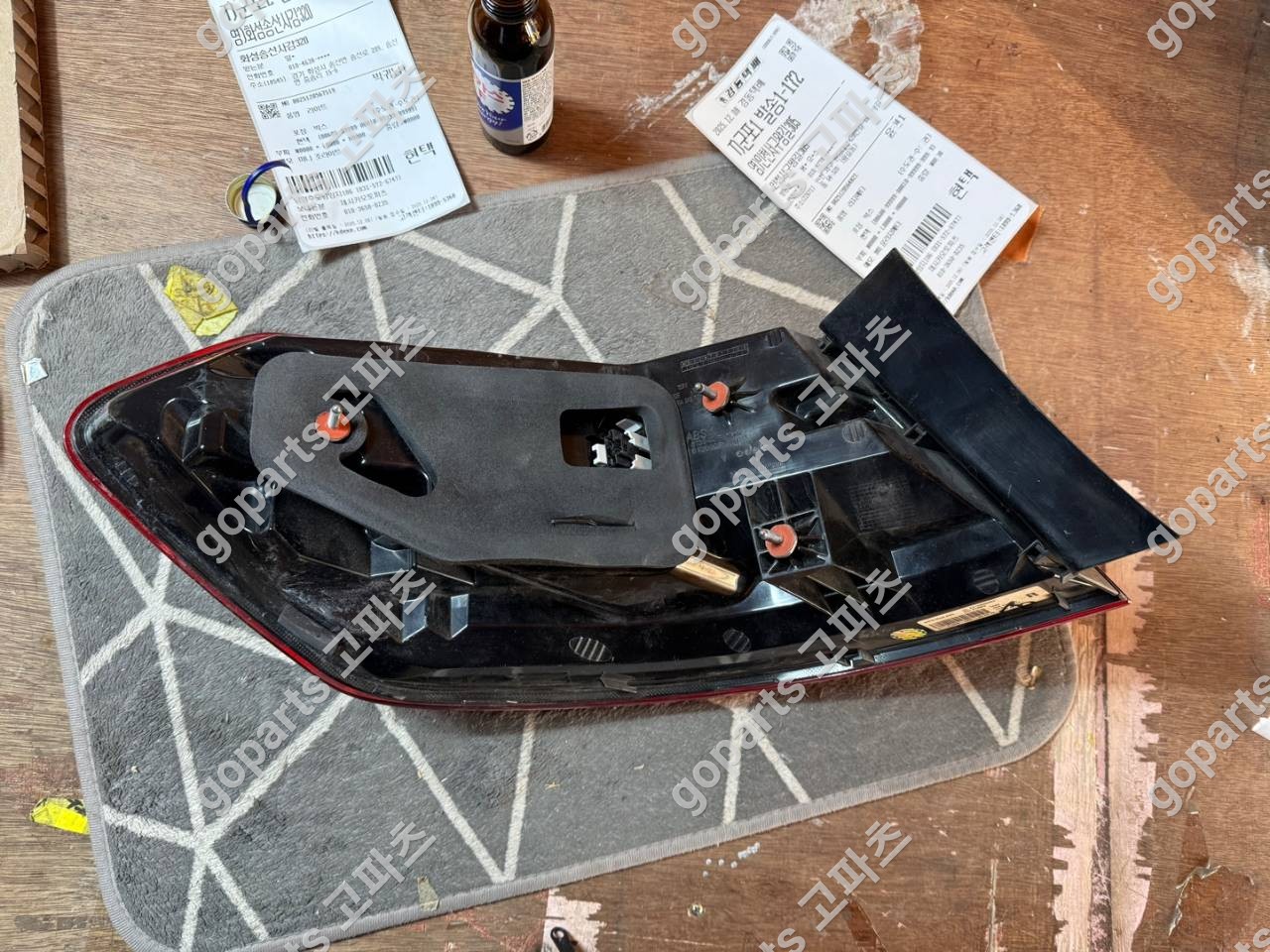 벤츠 W212 E클래스 조수석 후미등 A2129060803 상세사진 2