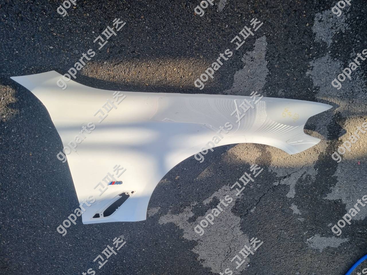 BMW G30 5시리즈 조수석 전휀더 상세사진 2