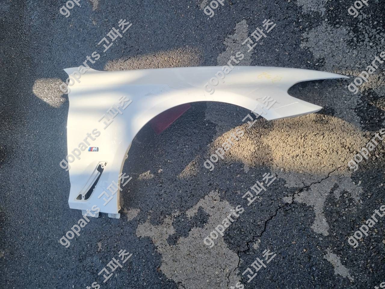 BMW G30 5시리즈 조수석 전휀더 상세사진 3