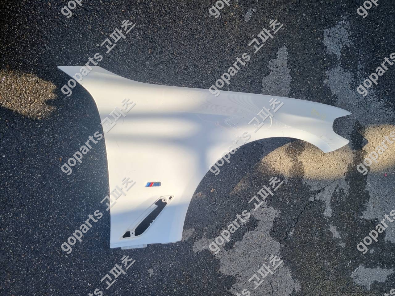 BMW G30 5시리즈 조수석 전휀더 교체 납품 후기 – 완벽한 수리를 위한 선택!