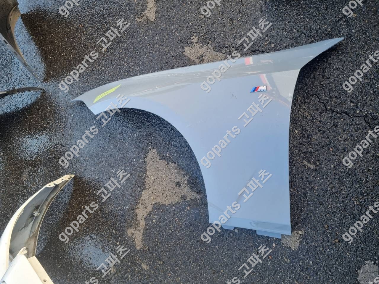 BMW G20 3시리즈 운전석 전휀더 상세사진 2