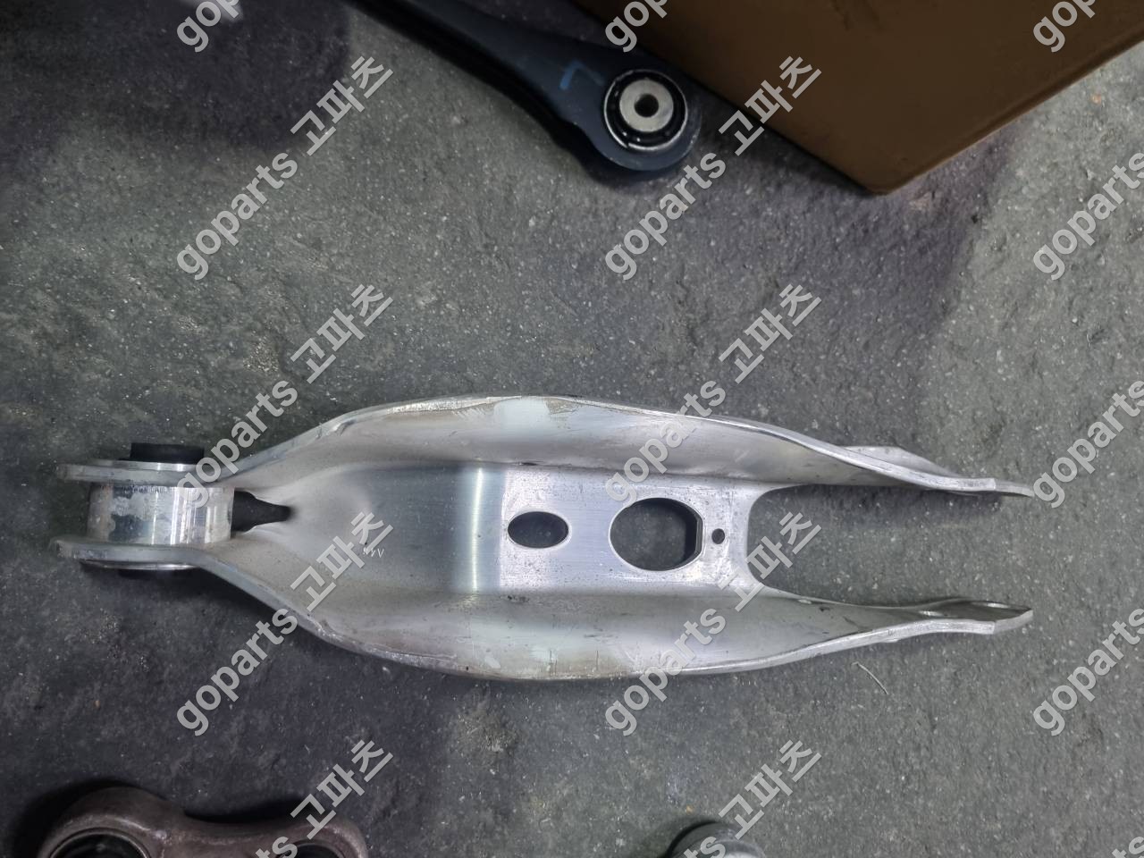 포르쉐 카이엔 9Y0 컨트롤암 위시본 4m0505311j 상세사진 3