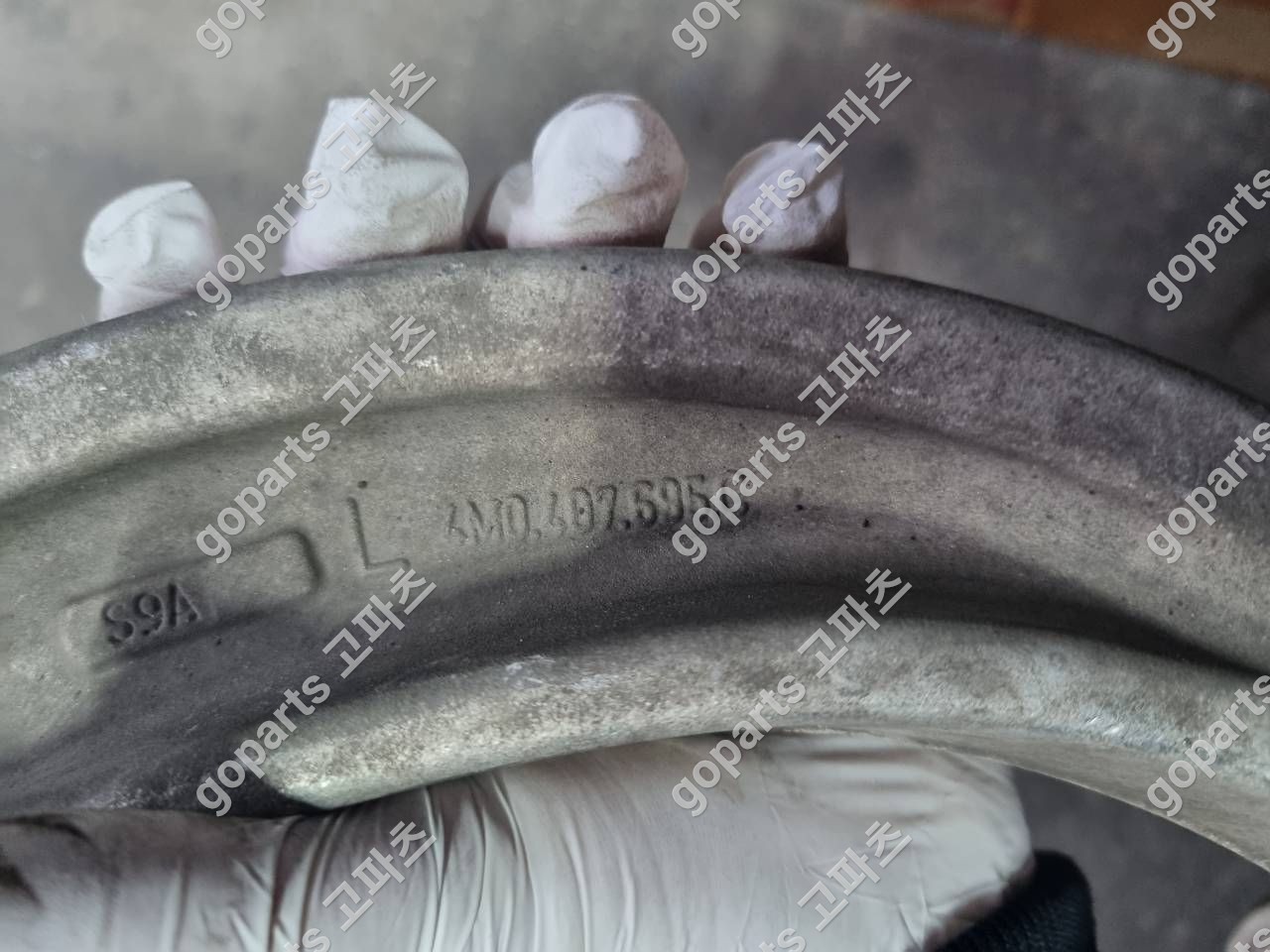 포르쉐 카이엔 9Y0 운전석 앞 컨트롤암 4M0407695C 상세사진 2