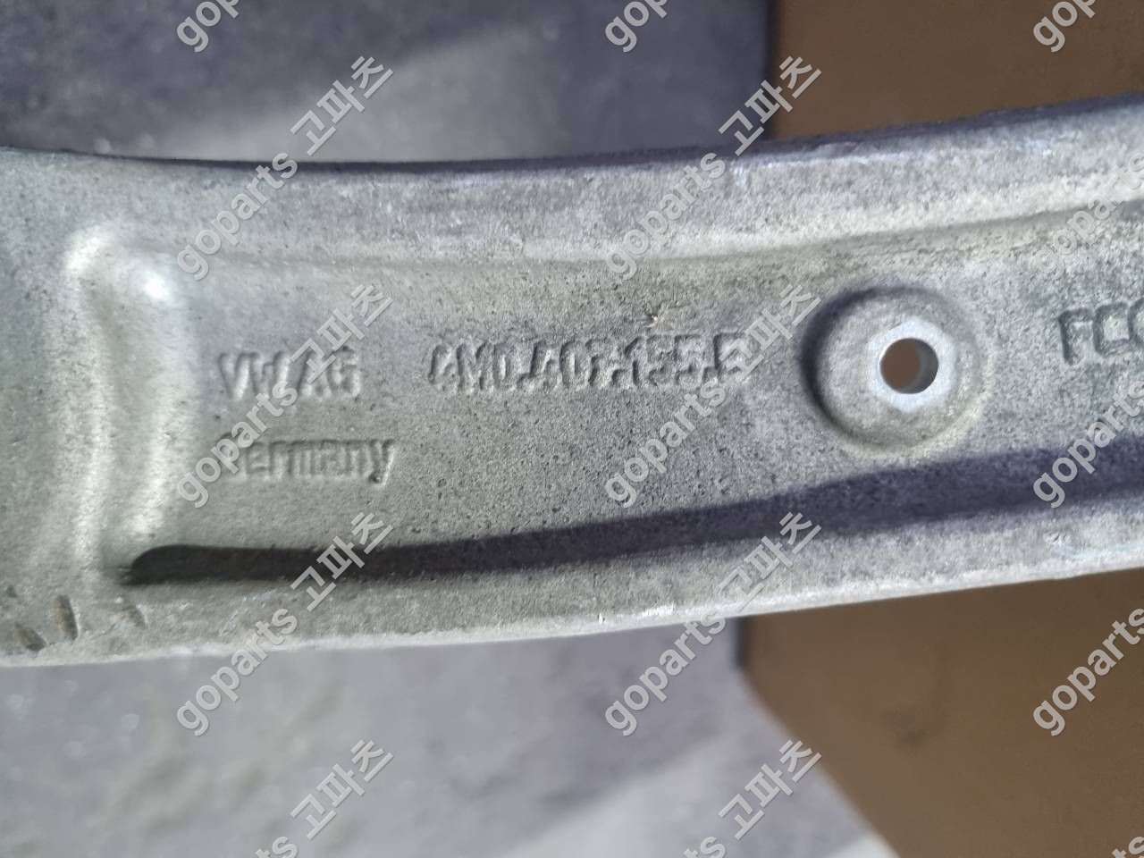 포르쉐 카이엔 9Y0 운전석 앞 컨트롤암 4M0407155E 상세사진 2