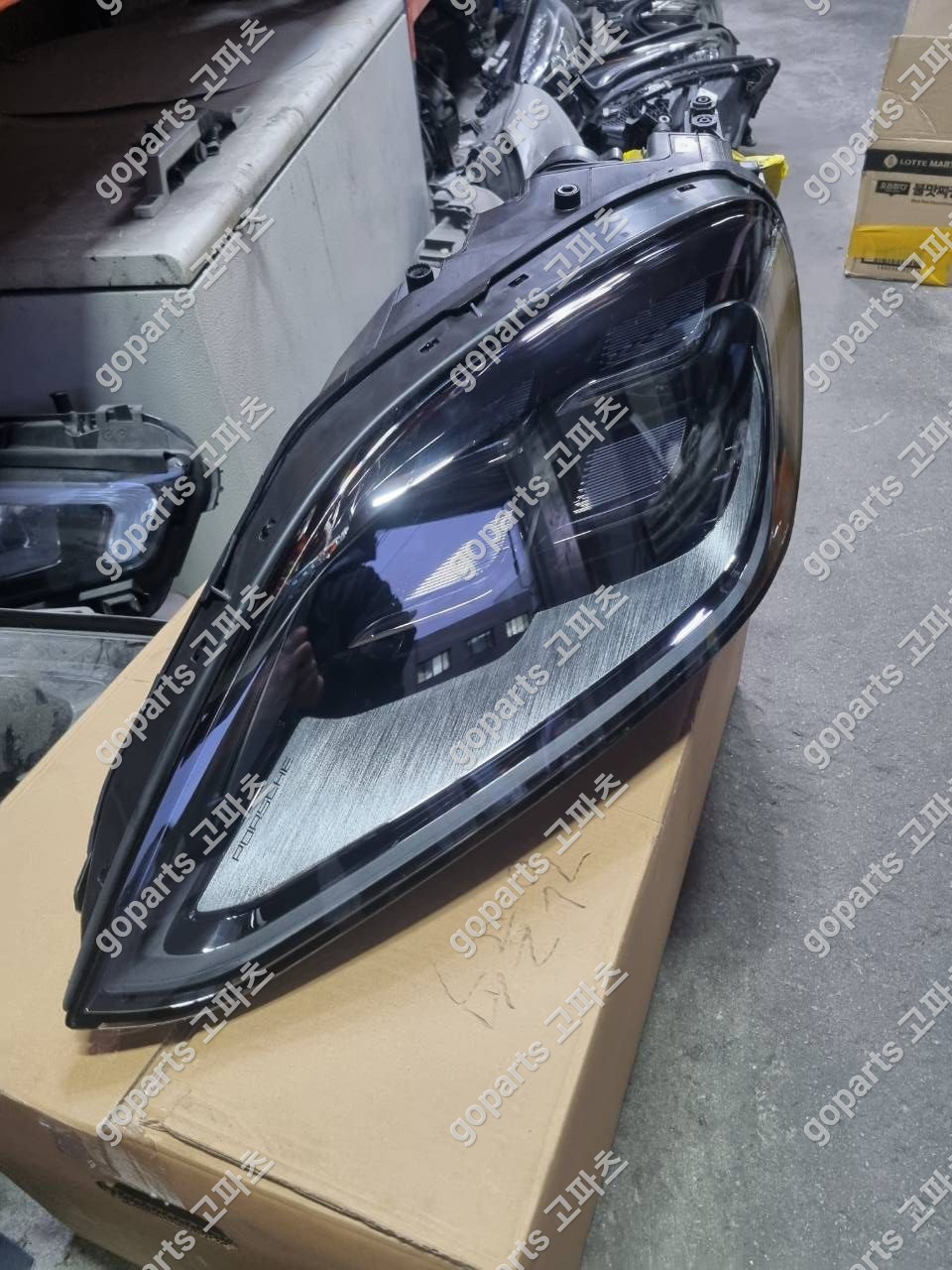 포르쉐 카이엔 9y0 헤드라이트 (운전석) 교체 수리 납품 후기 – 고파츠